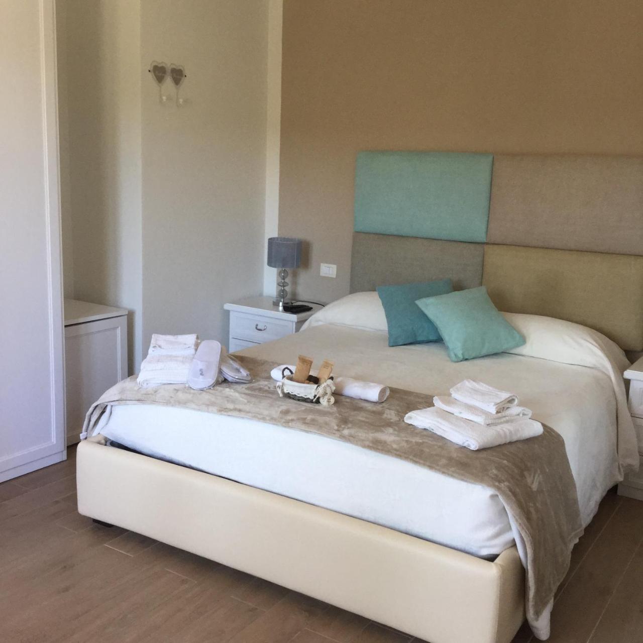 Il Giardino Di Daniela Apartments 산테오도로 외부 사진